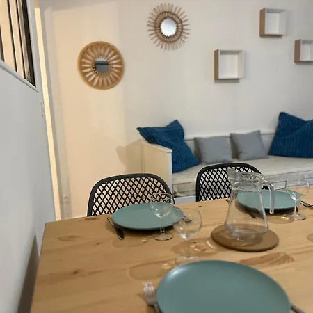 Appartement Climatise Avec Chambre Et Parking Privatif Locations Vld Camargue Saintes-Maries-de-la-Mer Exterior photo