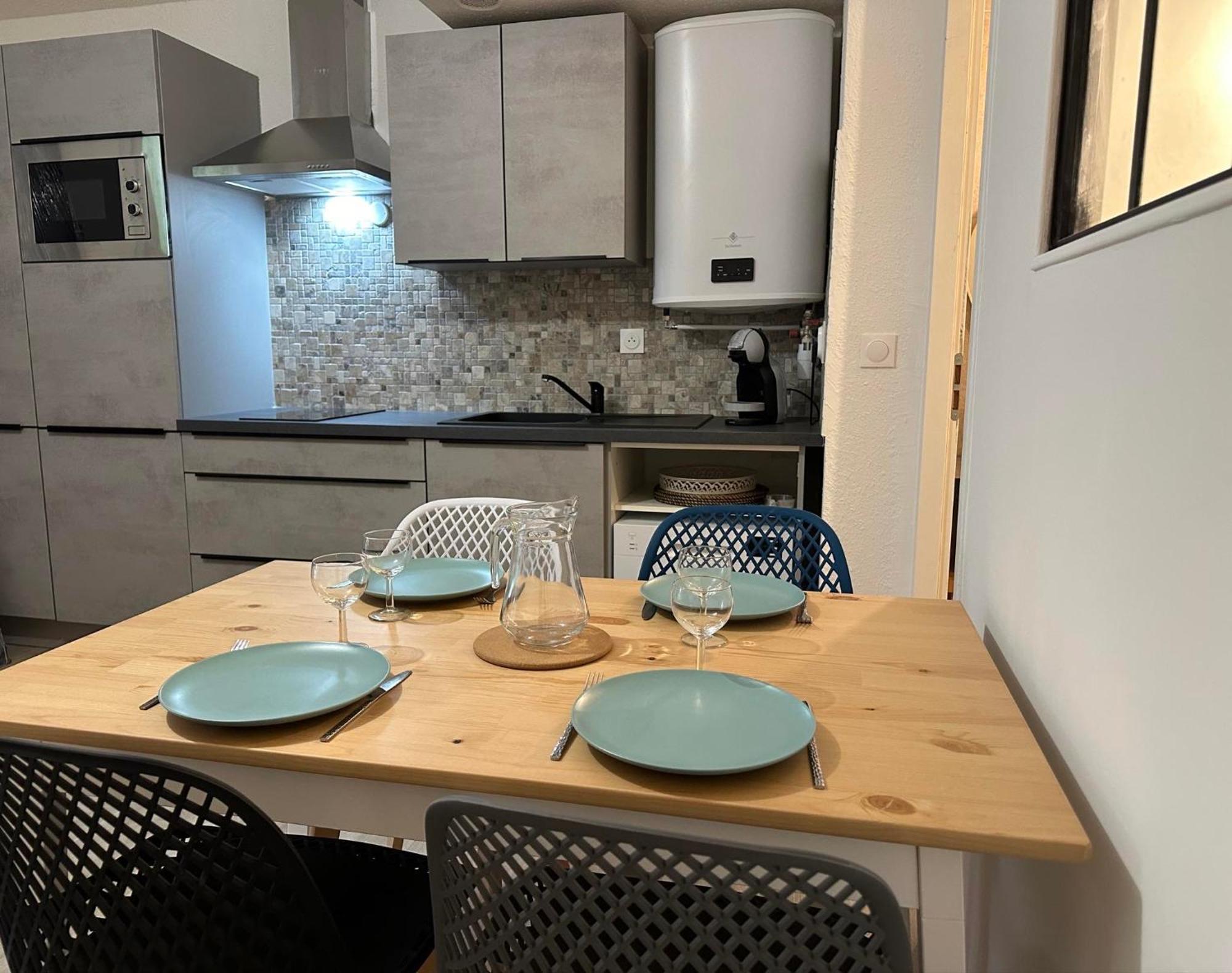 Appartement Climatise Avec Et Parking Privatif Locations Vld Camargue *