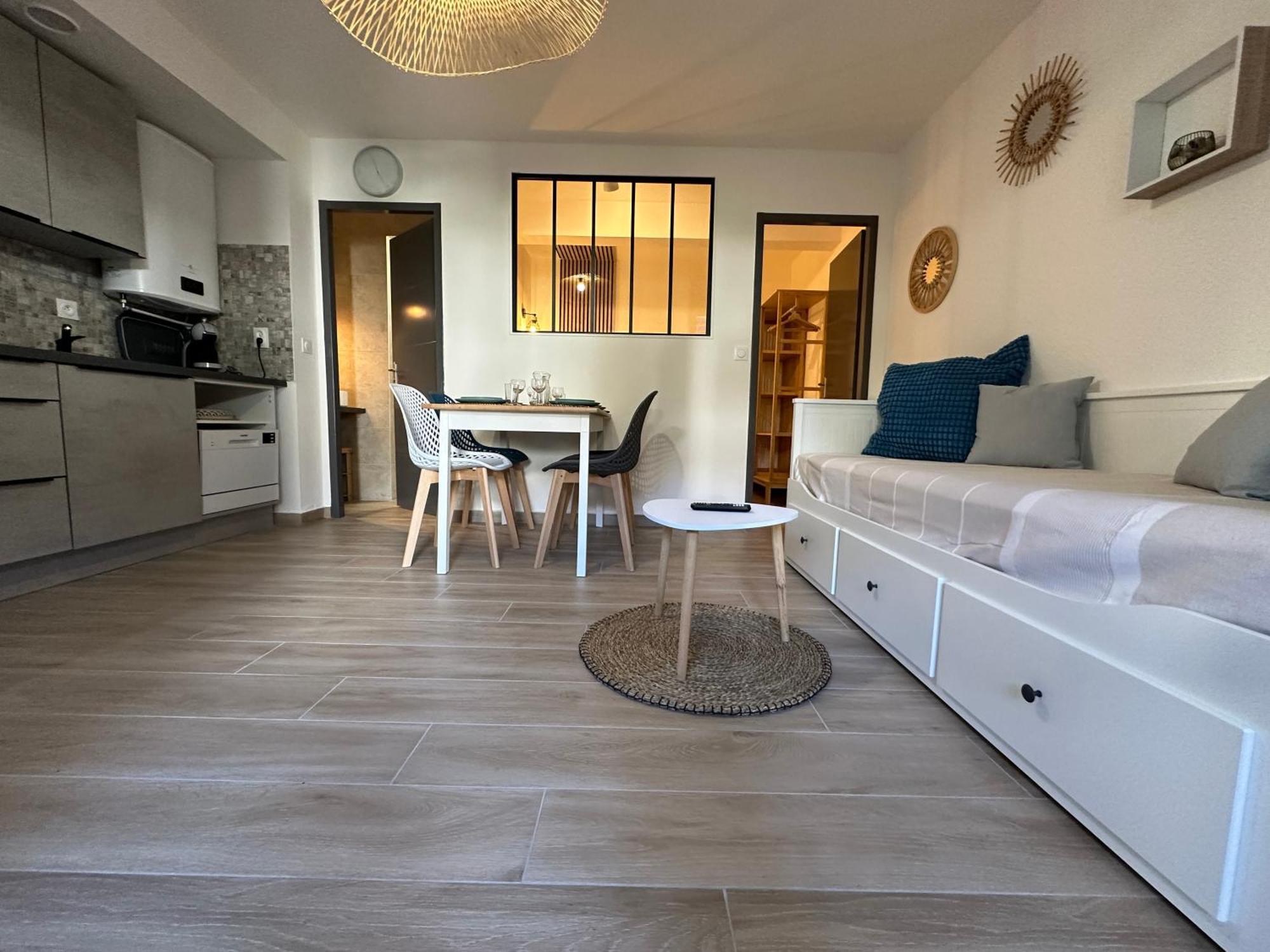 Apartment Climatise Avec Et Parking Privatif Locations Vld Camargue Saintes-Maries-de-La-Mer