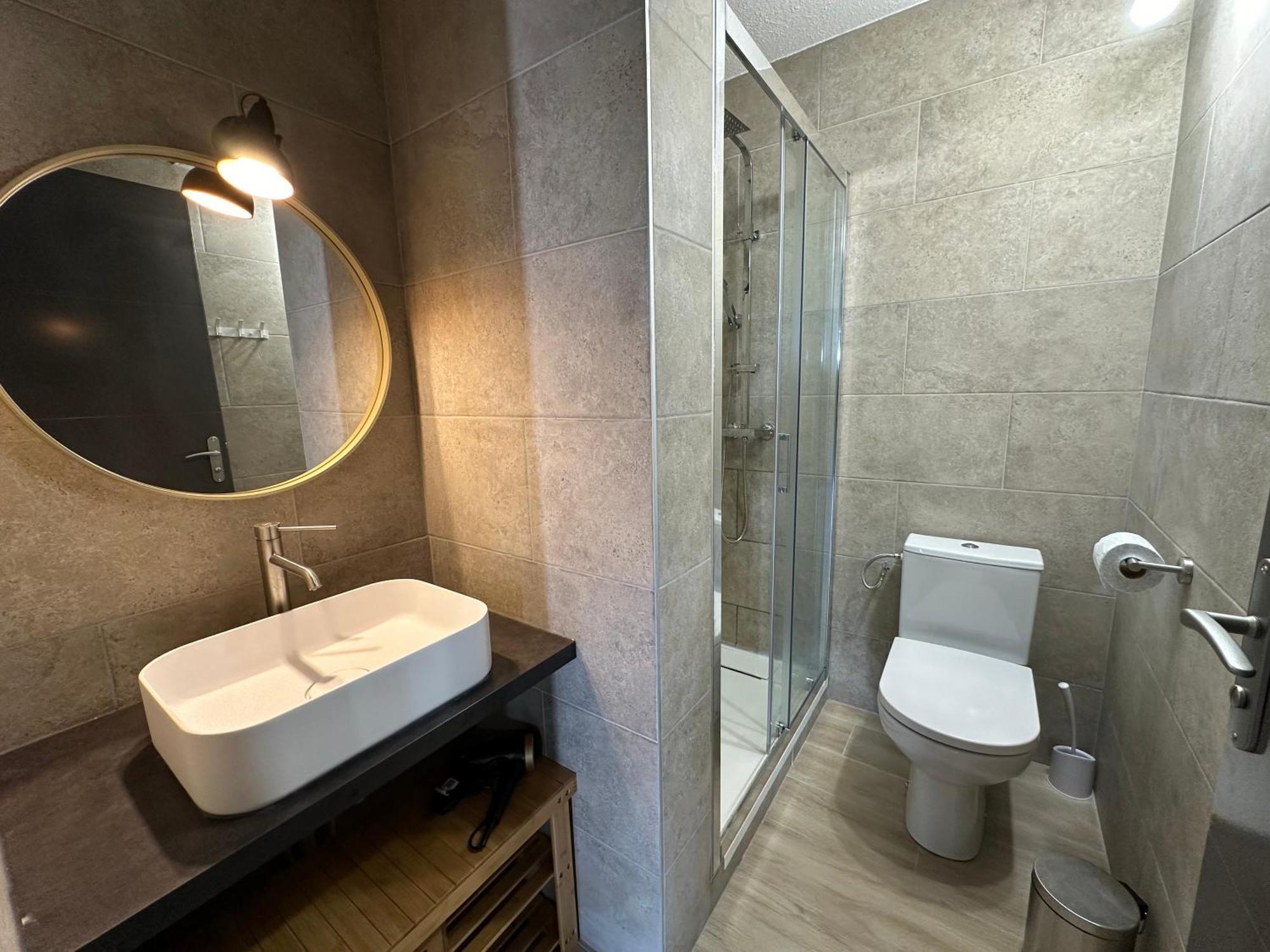 Apartment Climatise Avec Et Parking Privatif Locations Vld Camargue *