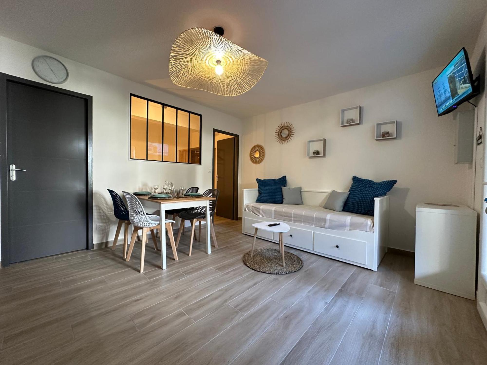 Apartment Climatise Avec Et Parking Privatif Locations Vld Camargue